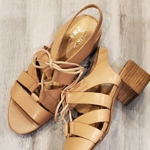 Naturalizer Lace Up Block Heel sandals Sz 6
